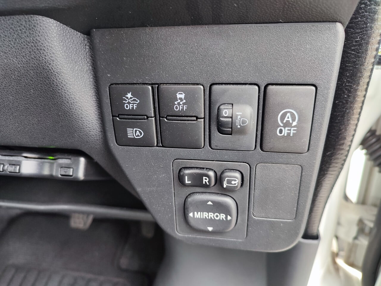 2020 Daihatsu Deck Van add image thumbnail